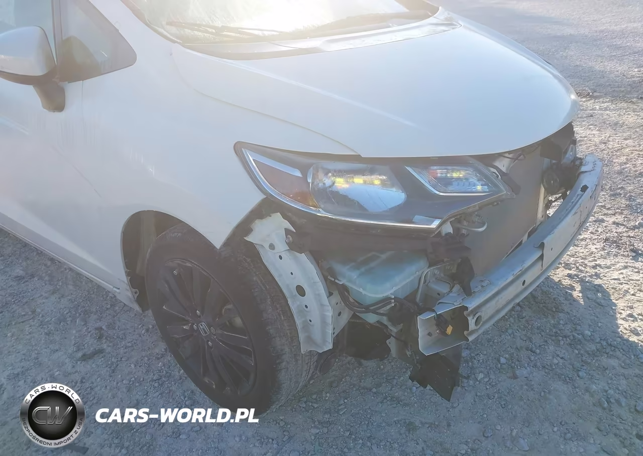 2018 Honda Fit Sport VIN:3HGGK5H63JM706460 - 18