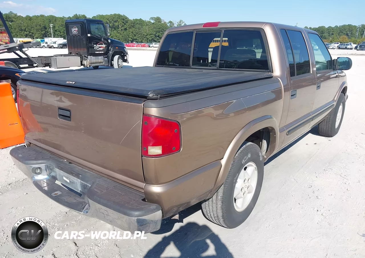 2002 Chevrolet S-10 Ls VIN:1GCDT13W82K136849 - 4