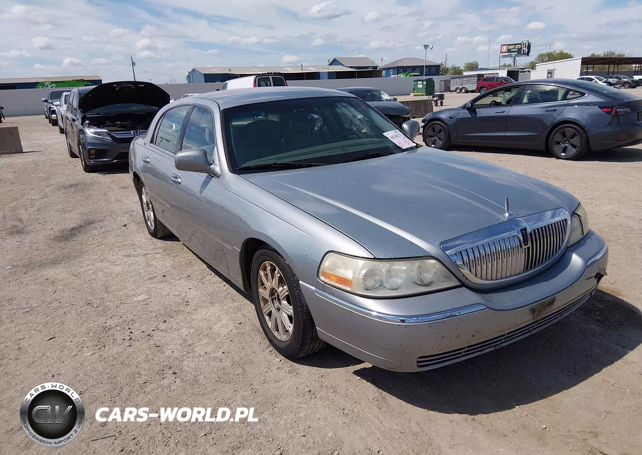 2006 Lincoln Town Car Signature Limited