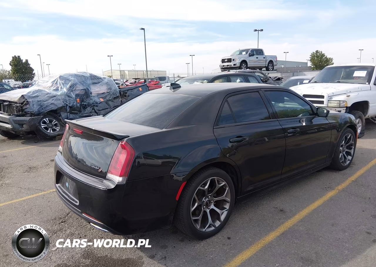 2017 Chrysler 300 300S VIN:2C3CCABG6HH593878 - 4