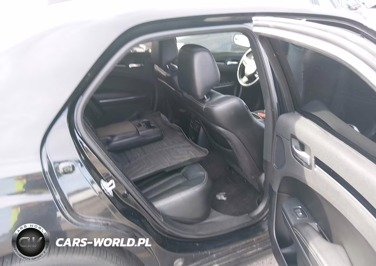 2017 Chrysler 300 300S VIN:2C3CCABG6HH593878 - 8