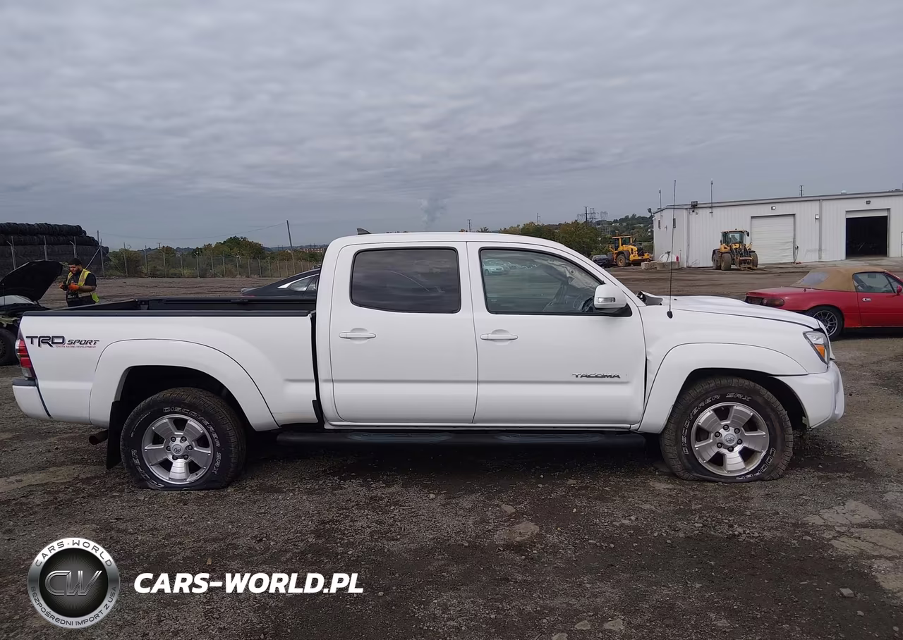 2015 Toyota Tacoma Base V6 VIN:3TMMU4FN5FM080479 - 13