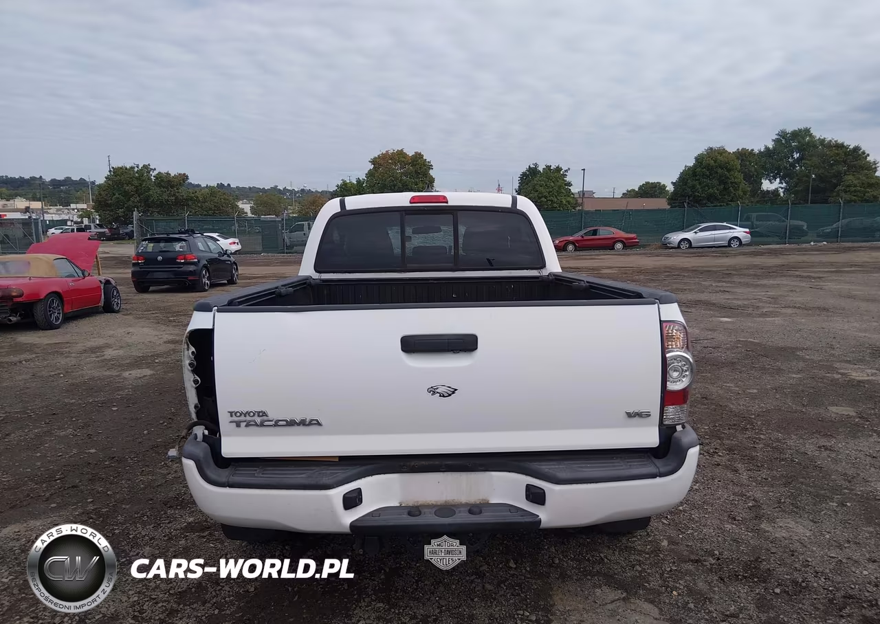 2015 Toyota Tacoma Base V6 VIN:3TMMU4FN5FM080479 - 16