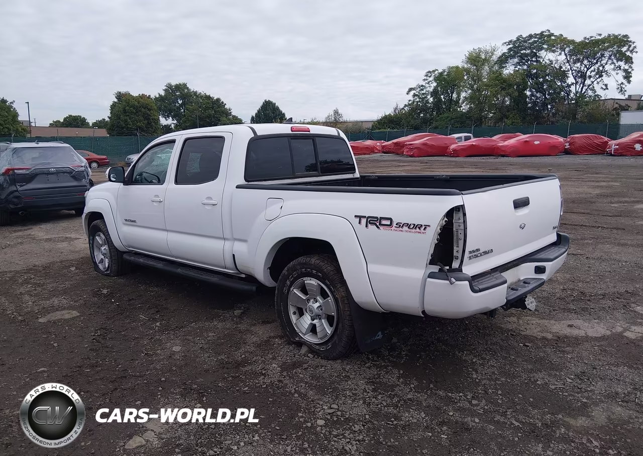 2015 Toyota Tacoma Base V6 VIN:3TMMU4FN5FM080479 - 3