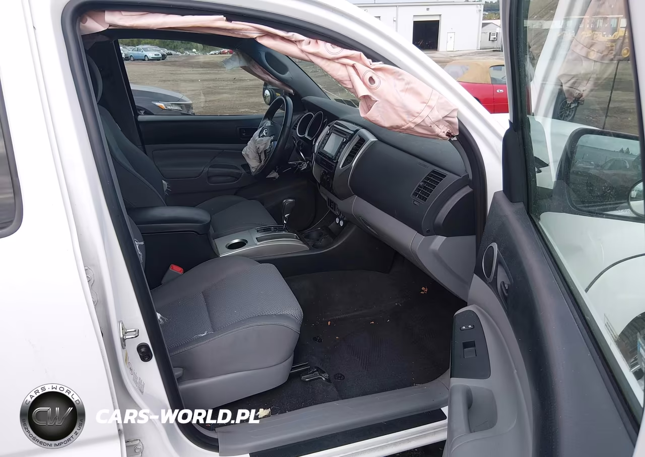 2015 Toyota Tacoma Base V6 VIN:3TMMU4FN5FM080479 - 5