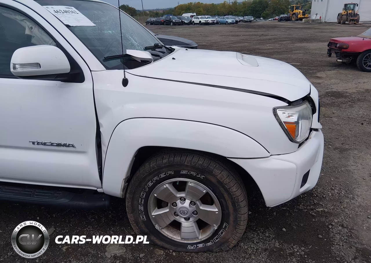 2015 Toyota Tacoma Base V6 VIN:3TMMU4FN5FM080479 - 6