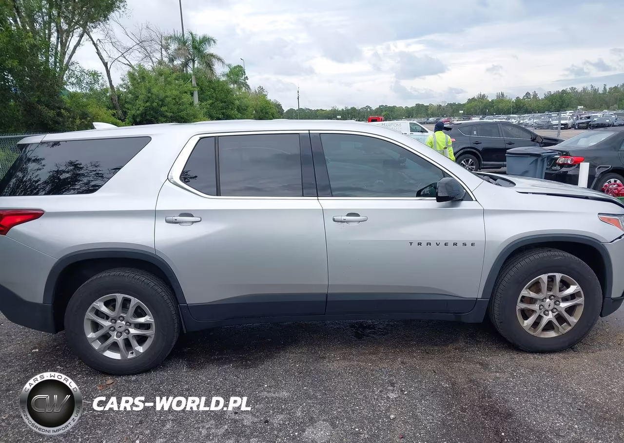 2020 Chevrolet Traverse Fwd Ls VIN:1GNERFKW5LJ237489 - 13