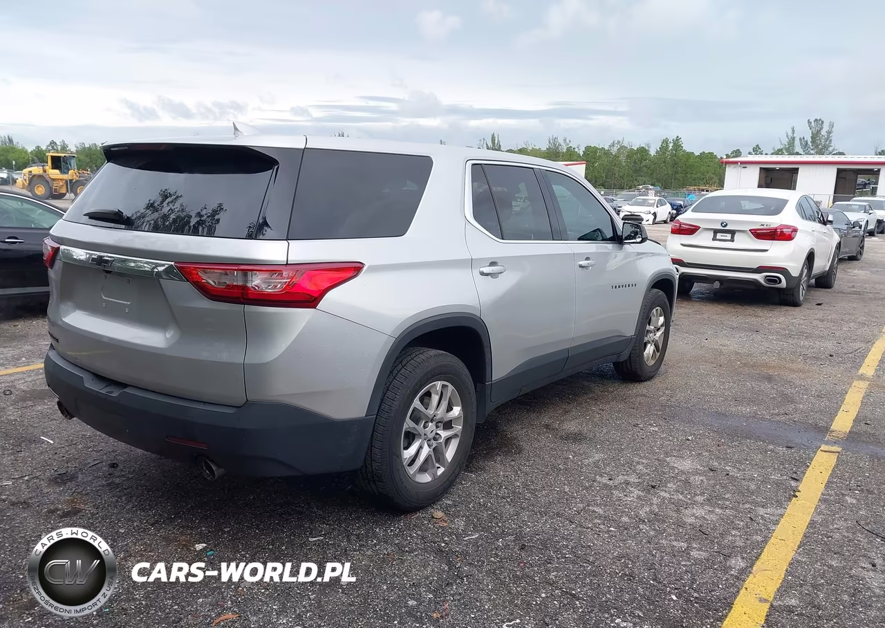 2020 Chevrolet Traverse Fwd Ls VIN:1GNERFKW5LJ237489 - 4