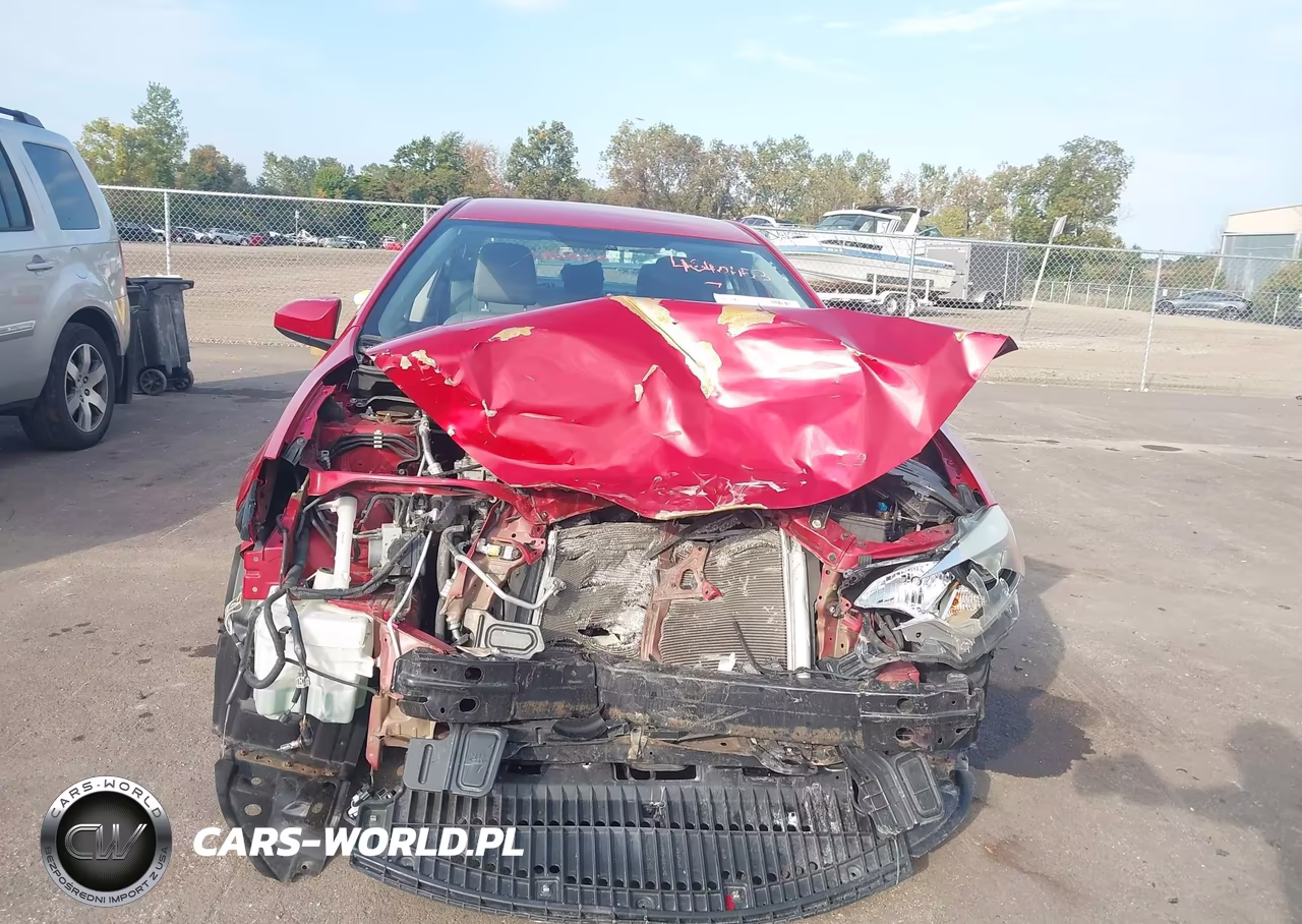 2015 Toyota Corolla Le Plus VIN:5YFBURHEXFP203624 - 13