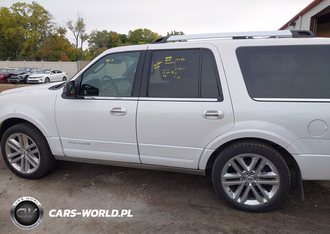 2015 Ford Expedition Platinum VIN:1FMJU1MTXFEF42703 - 14