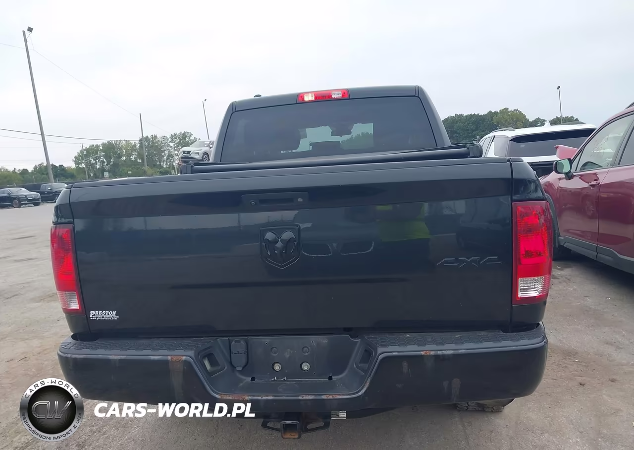 2018 Ram 1500 Express 4X4 5'7 Box VIN:1C6RR7KG8JS224646 - 16