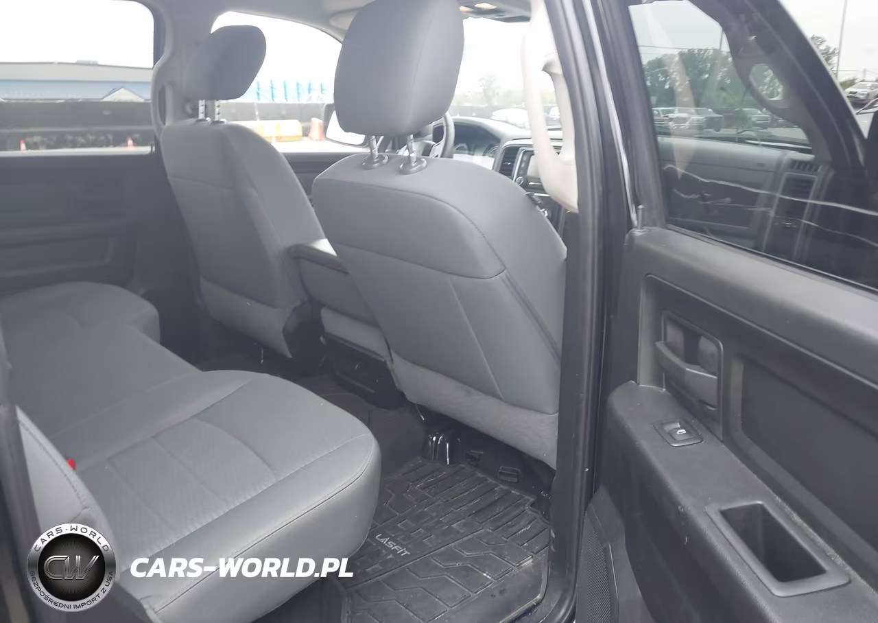 2018 Ram 1500 Express 4X4 5'7 Box VIN:1C6RR7KG8JS224646 - 8