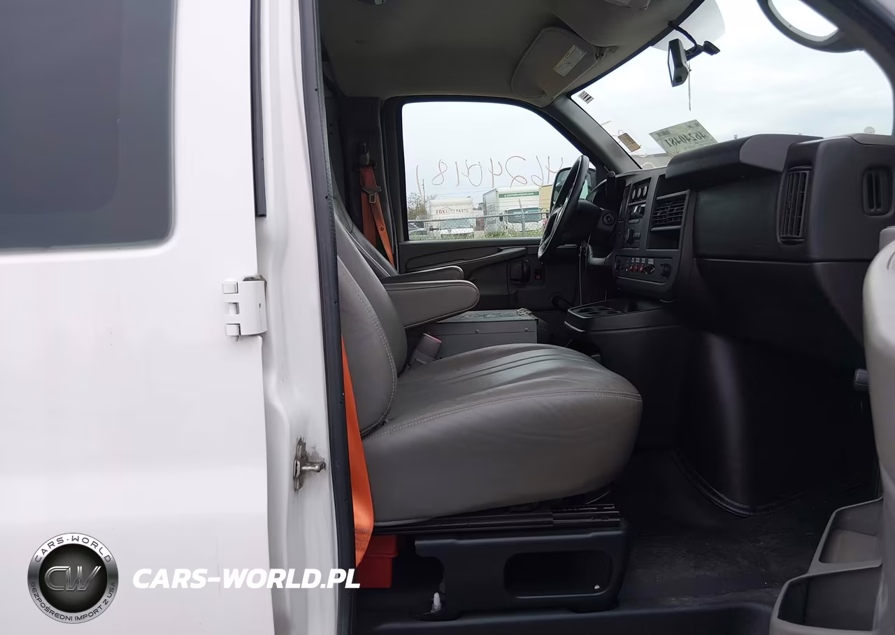 2013 Chevrolet Express G2500 VIN:1GCWGFCA2D1903831 - 5