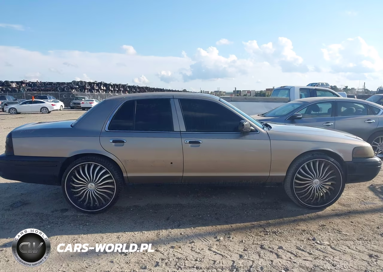 2004 Ford Crown Victoria Police VIN:2FAHP71W04X129377 - 13