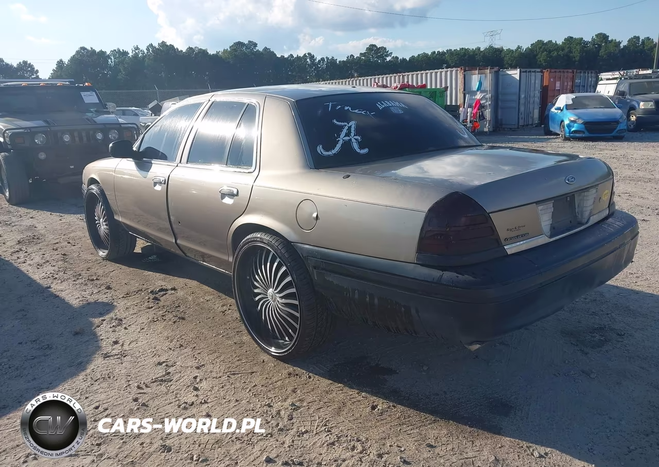 2004 Ford Crown Victoria Police VIN:2FAHP71W04X129377 - 3