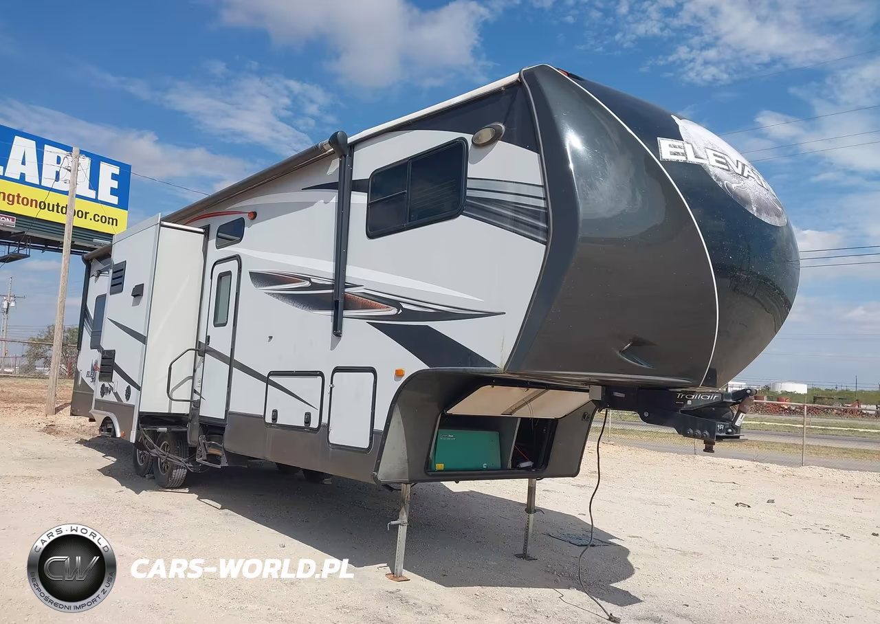 2014 Crossroads Elevation Toy Hauler – zdjęcie 1 z 15