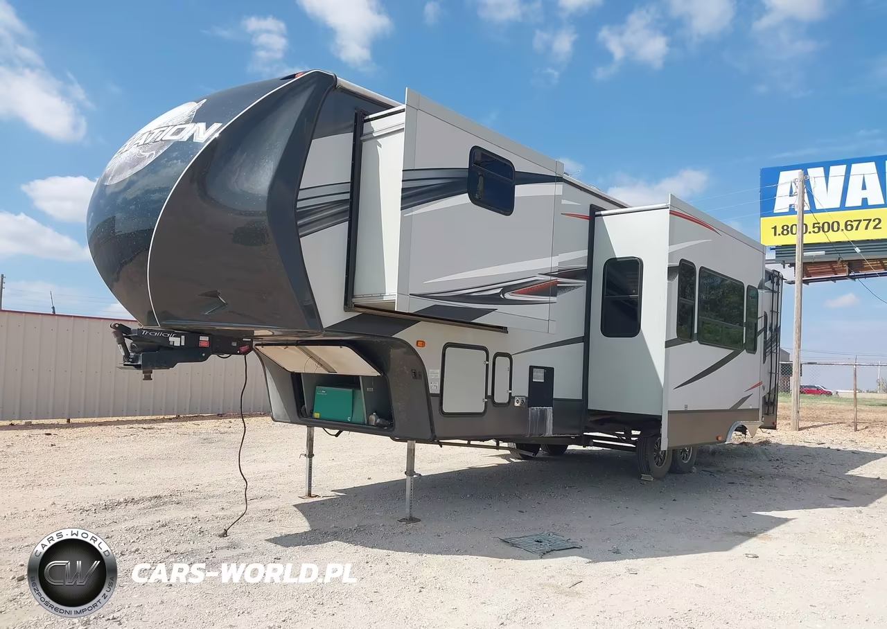 2014 Crossroads Elevation Toy Hauler VIN:4V0FC3622ER003776 - 2