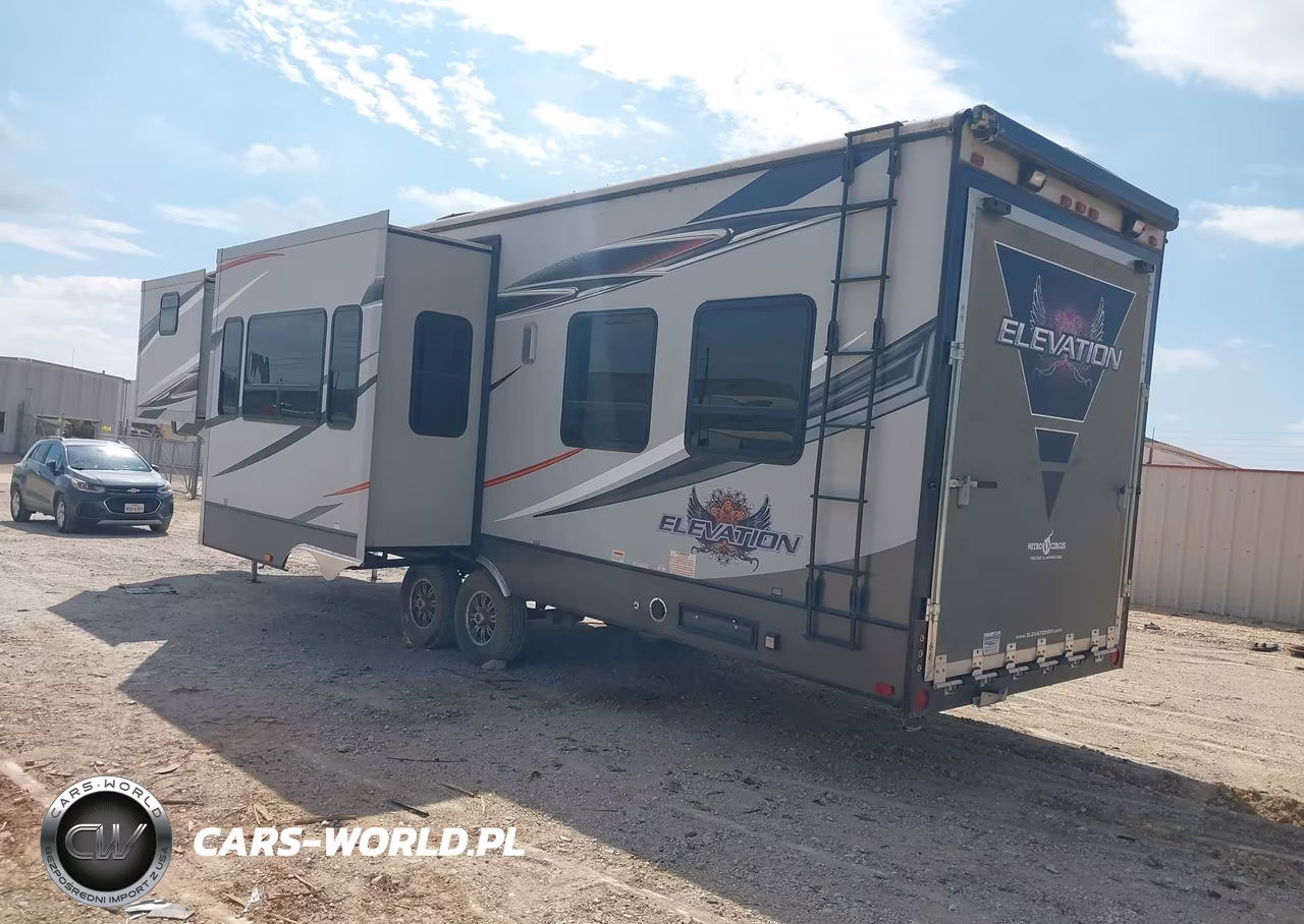 2014 Crossroads Elevation Toy Hauler VIN:4V0FC3622ER003776 - 3