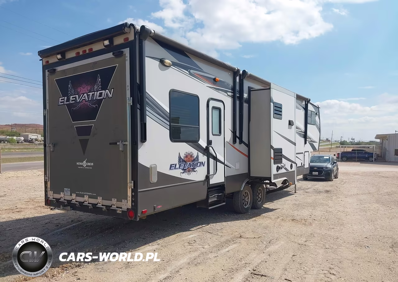2014 Crossroads Elevation Toy Hauler VIN:4V0FC3622ER003776 - 4