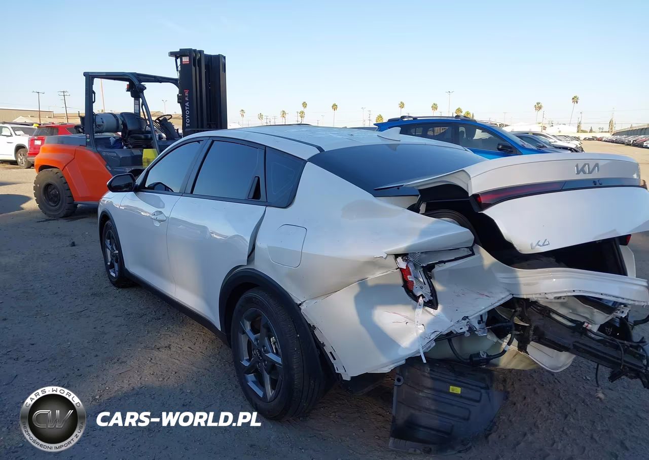 2025 Kia K4 Lxs VIN:3KPFT4DE3SE241821 - 3