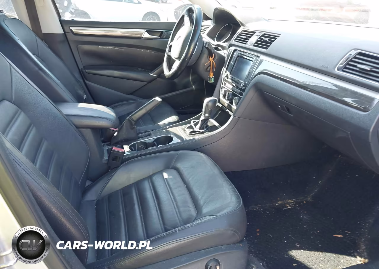 2016 Volkswagen Passat 1.8T Sel VIN:1VWCS7A34GC028947 - 5