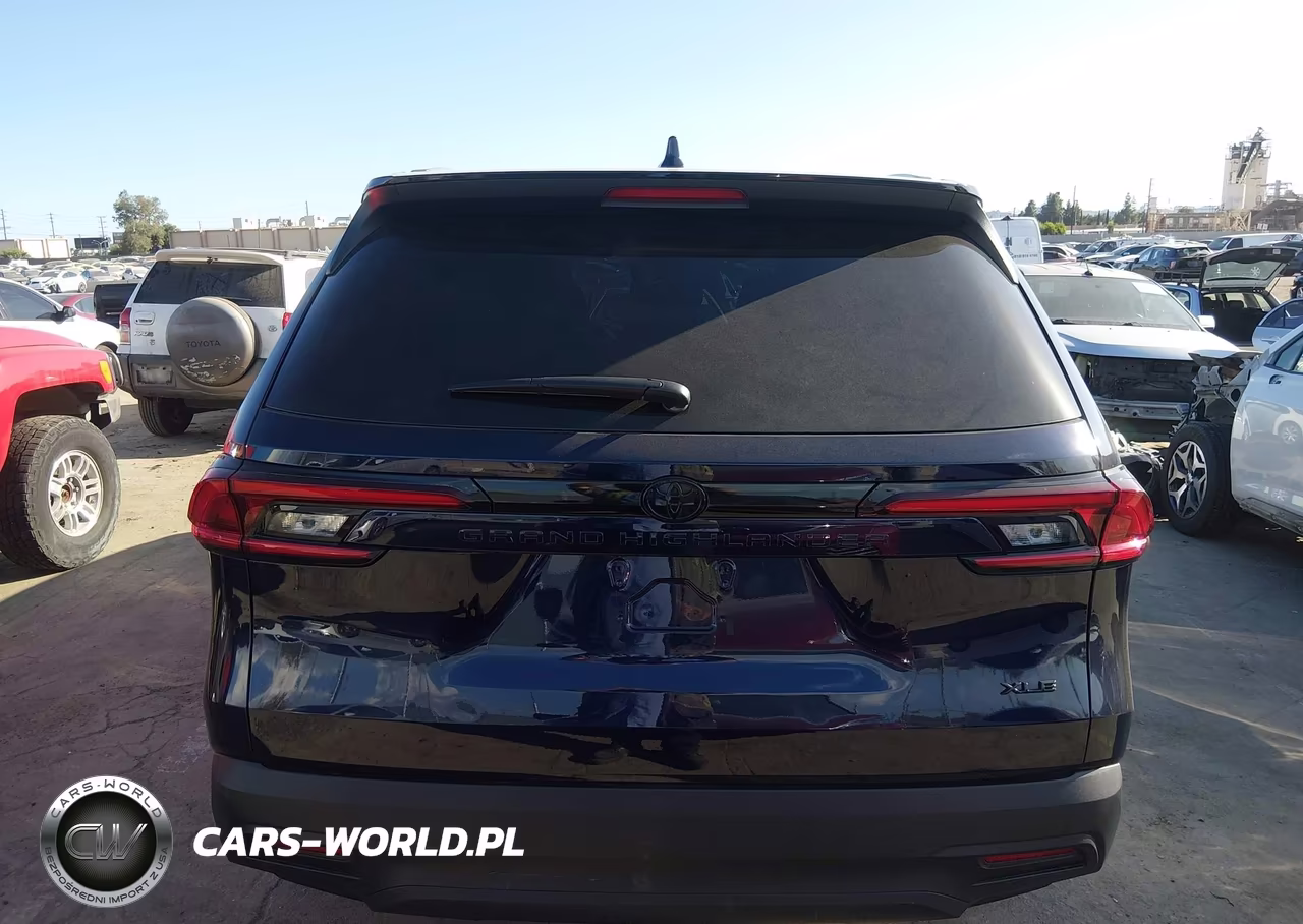 2025 Toyota Grand Highlander Xle VIN:5TDAAAA53SS028540 - 16