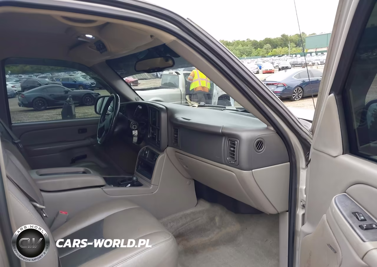 2004 Chevrolet Tahoe Ls VIN:1GNEK13V24J189366 - 5