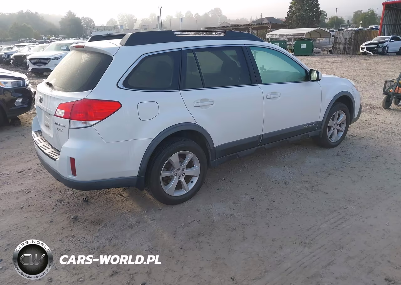 2013 Subaru Outback 2.5I Premium VIN:4S4BRBCC4D3263995 - 4