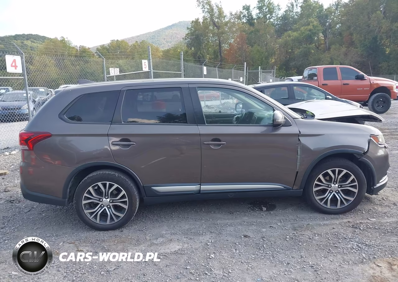 2017 Mitsubishi Outlander VIN:JA4AD3A3XHZ049632 - 13
