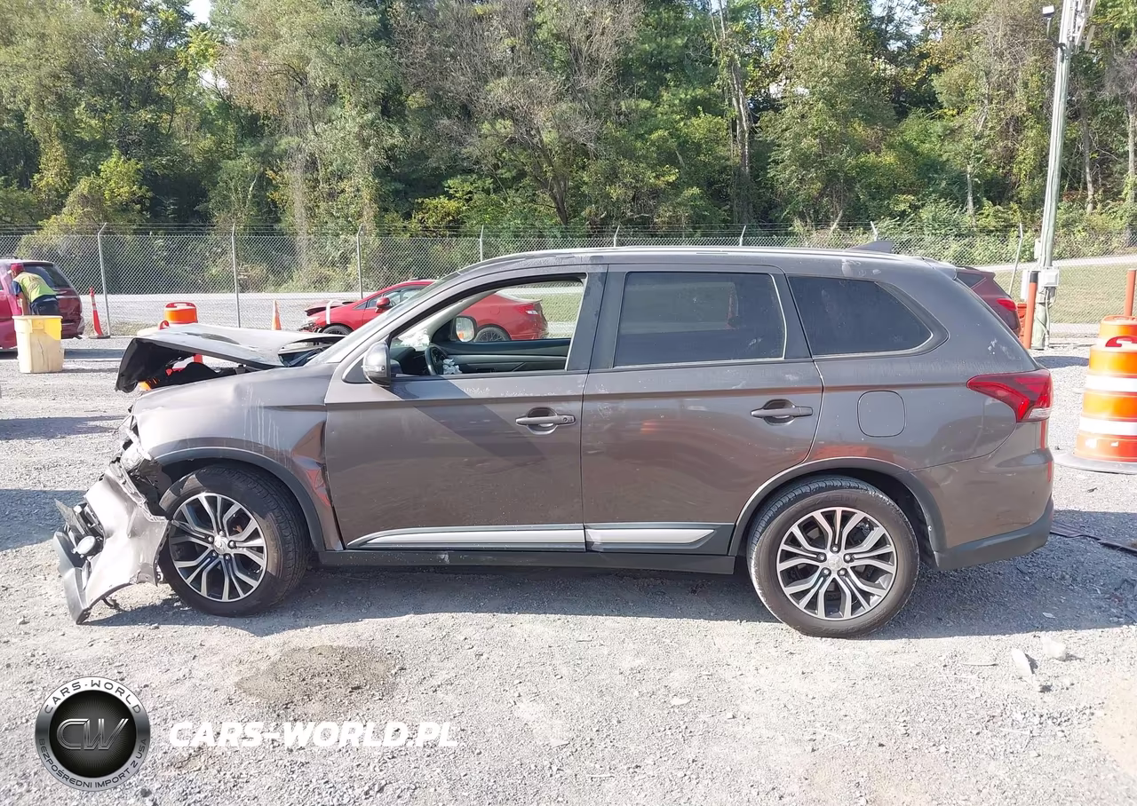 2017 Mitsubishi Outlander VIN:JA4AD3A3XHZ049632 - 14
