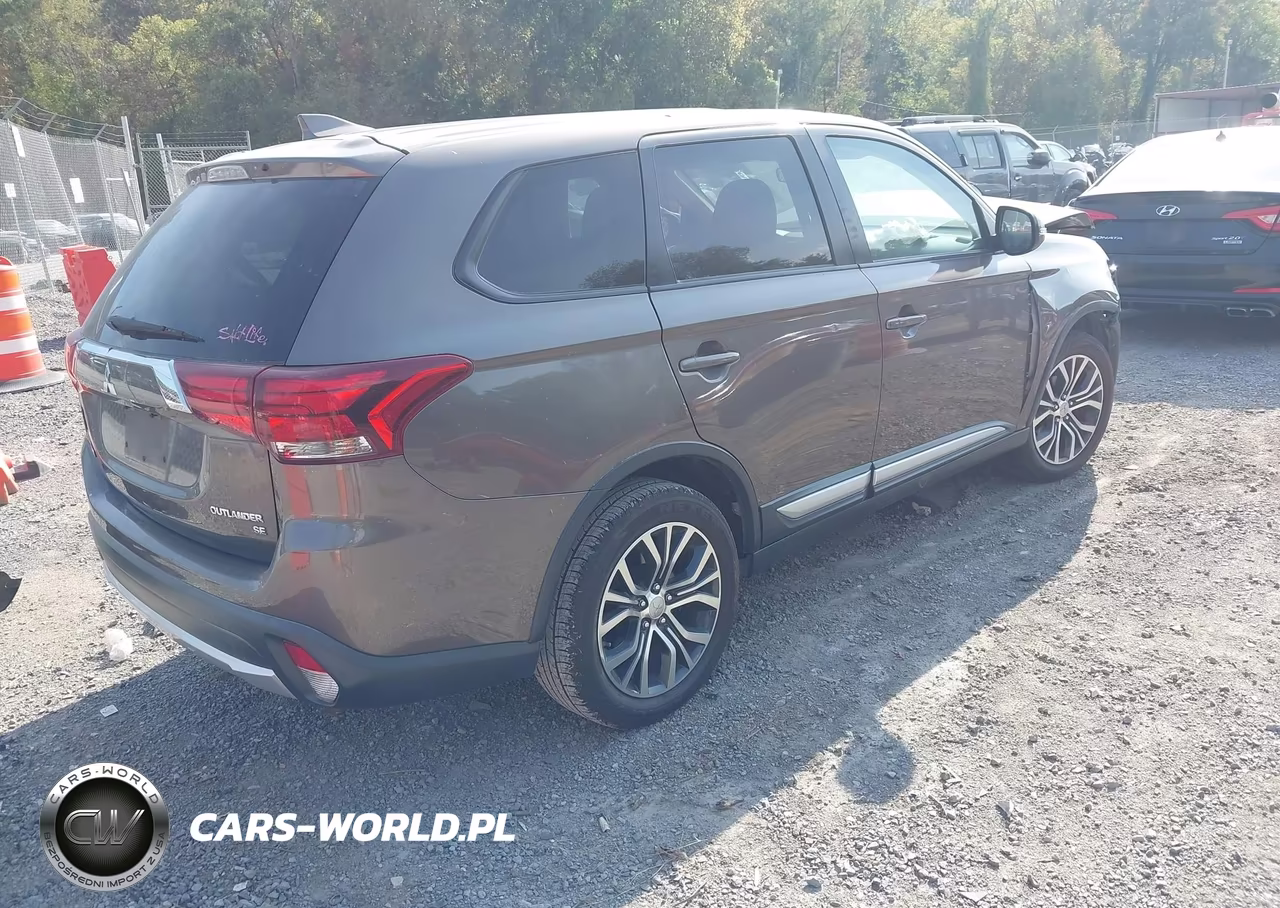 2017 Mitsubishi Outlander VIN:JA4AD3A3XHZ049632 - 4