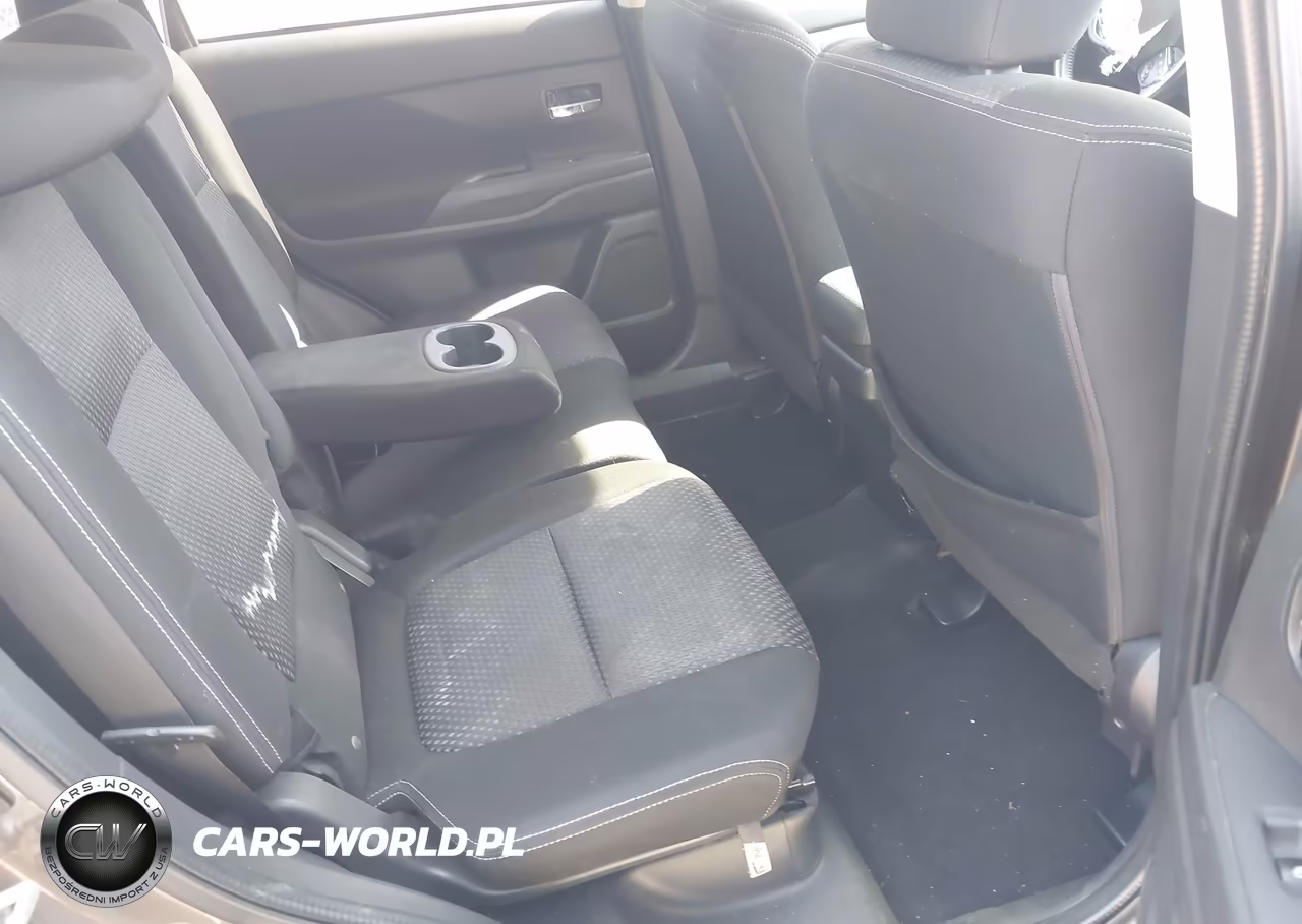 2017 Mitsubishi Outlander VIN:JA4AD3A3XHZ049632 - 8