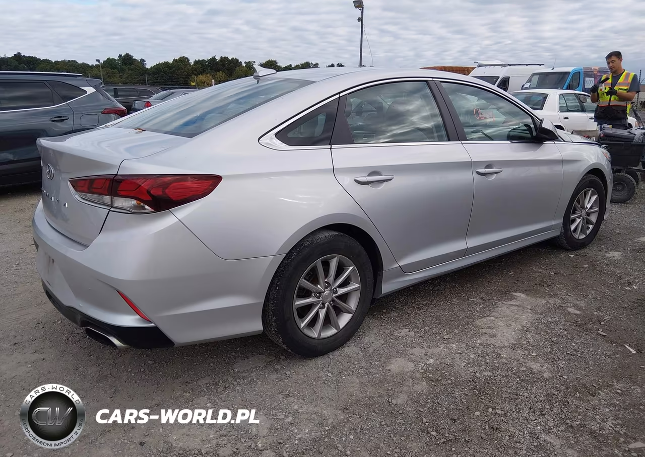 2018 Hyundai Sonata Se VIN:5NPE24AF0JH656617 - 4