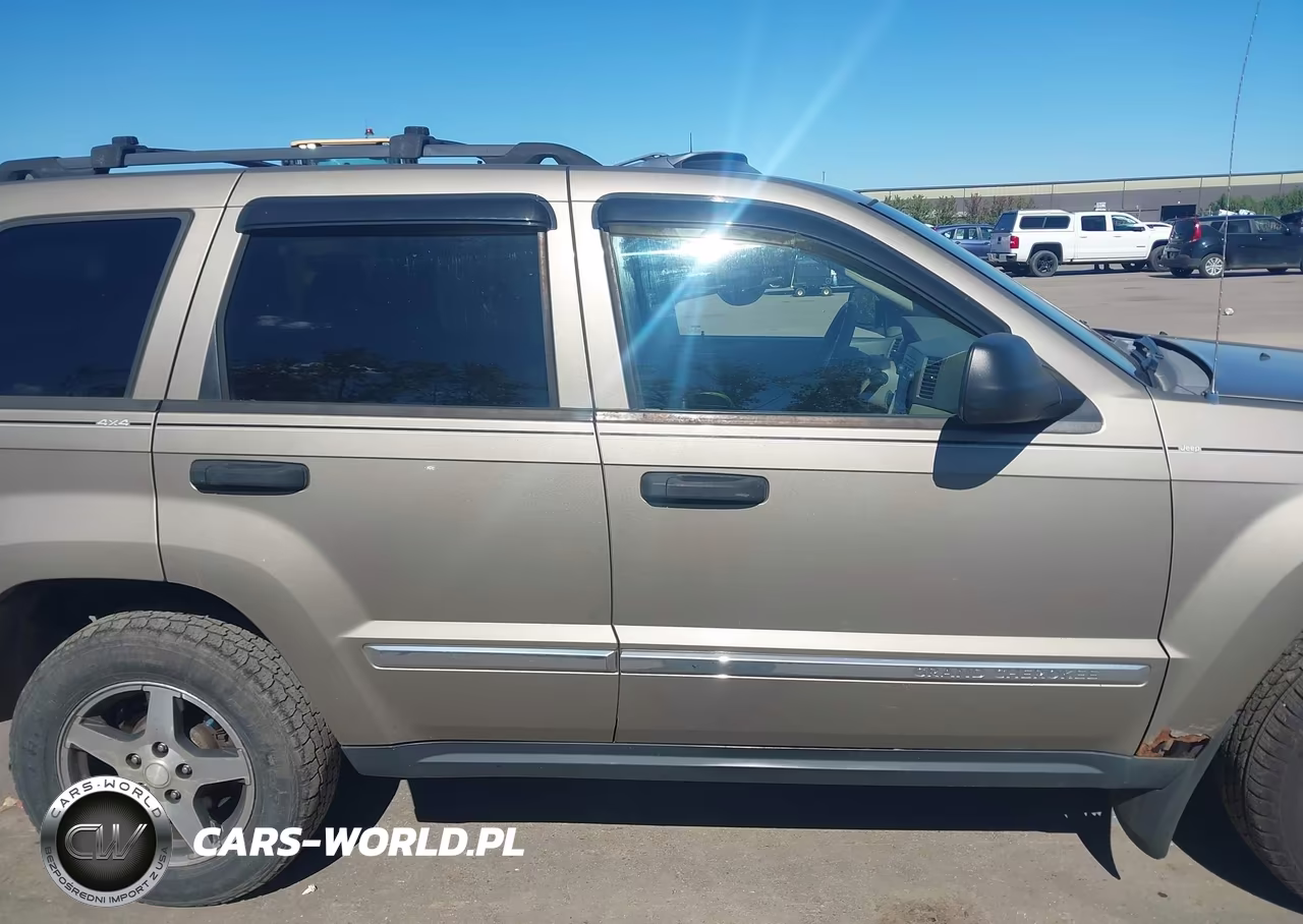 2005 Jeep Grand Cherokee Laredo VIN:1J8GR48K55C661426 - 14