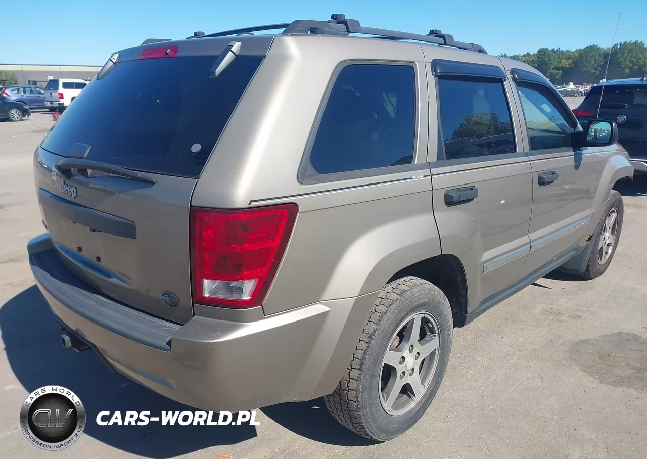 2005 Jeep Grand Cherokee Laredo VIN:1J8GR48K55C661426 - 4