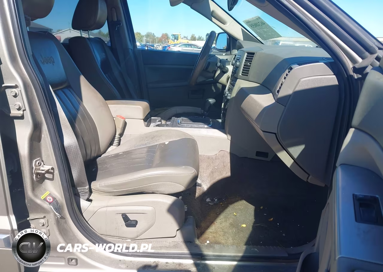 2005 Jeep Grand Cherokee Laredo VIN:1J8GR48K55C661426 - 5