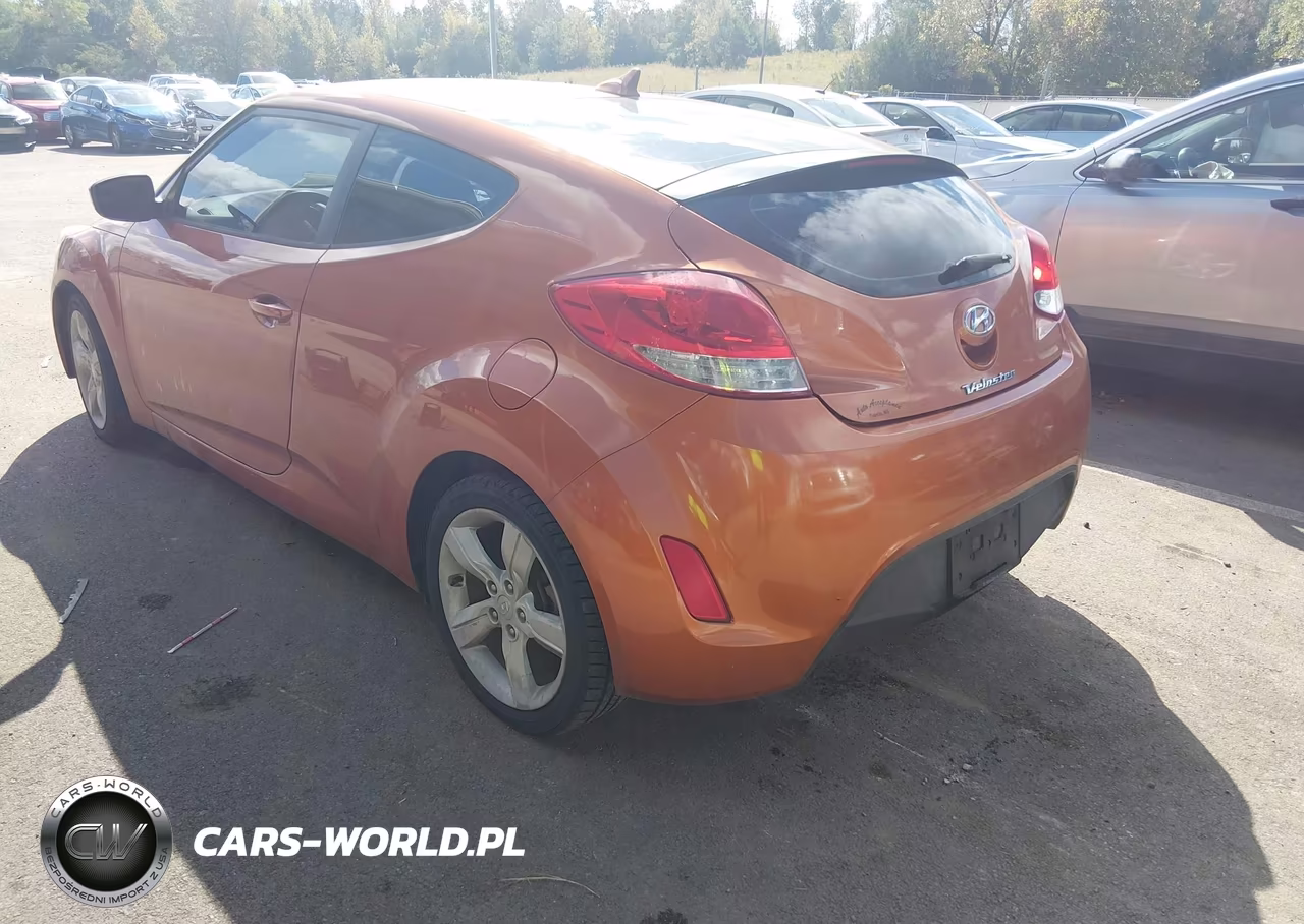2014 Hyundai Veloster Base W-Black VIN:KMHTC6AD1EU182747 - 3