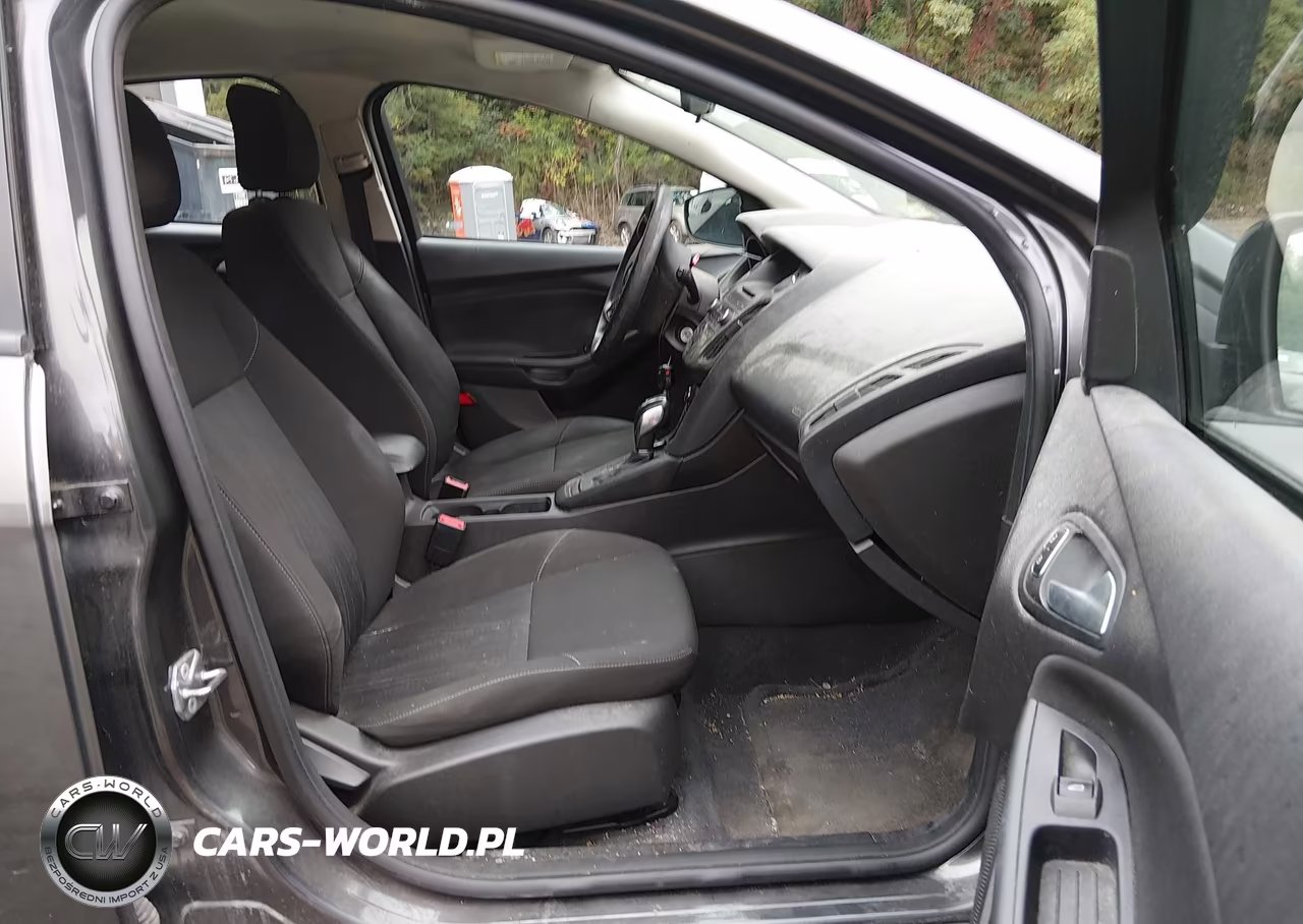 2015 Ford Focus Se VIN:1FADP3K21FL214313 - 5