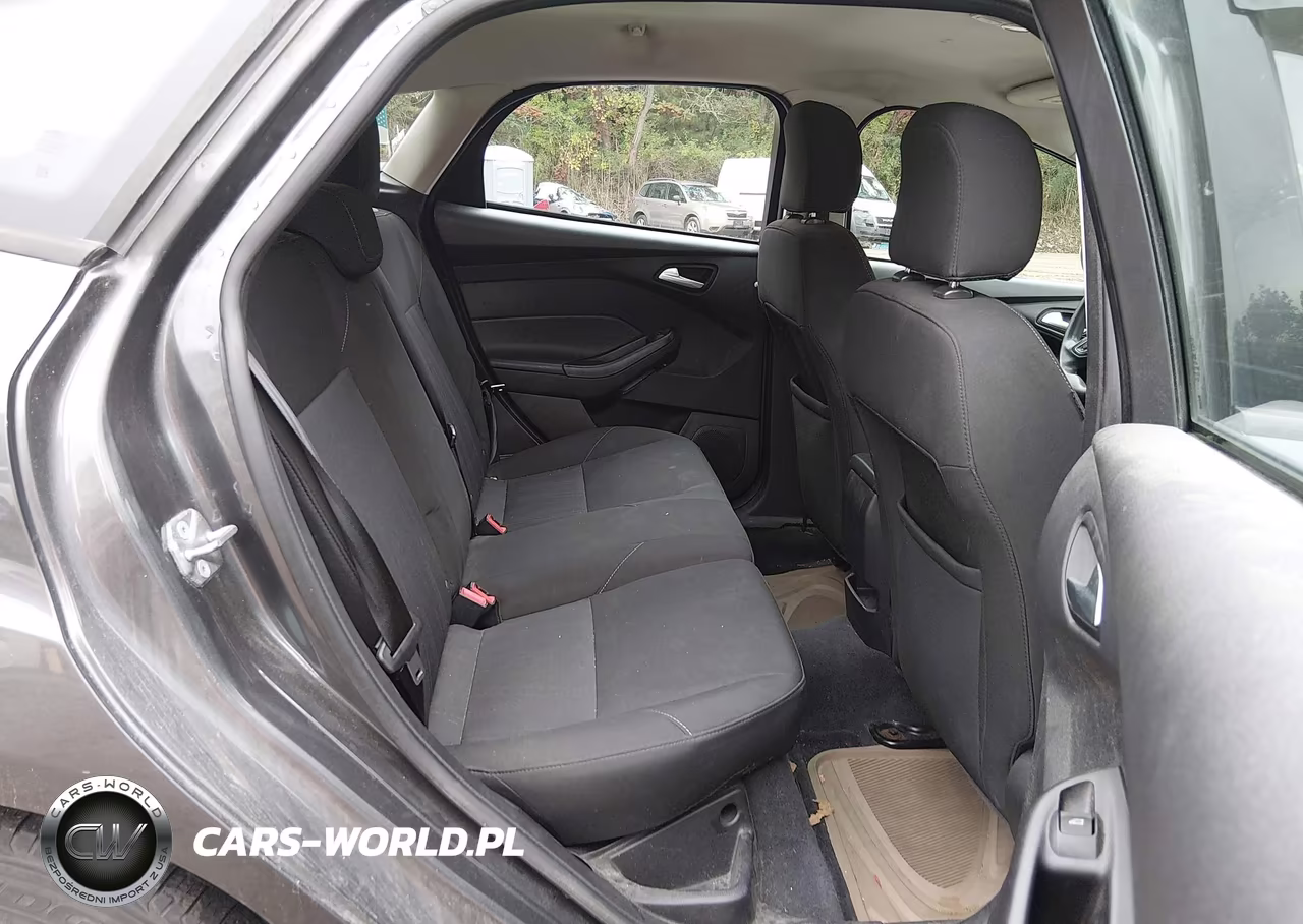 2015 Ford Focus Se VIN:1FADP3K21FL214313 - 8