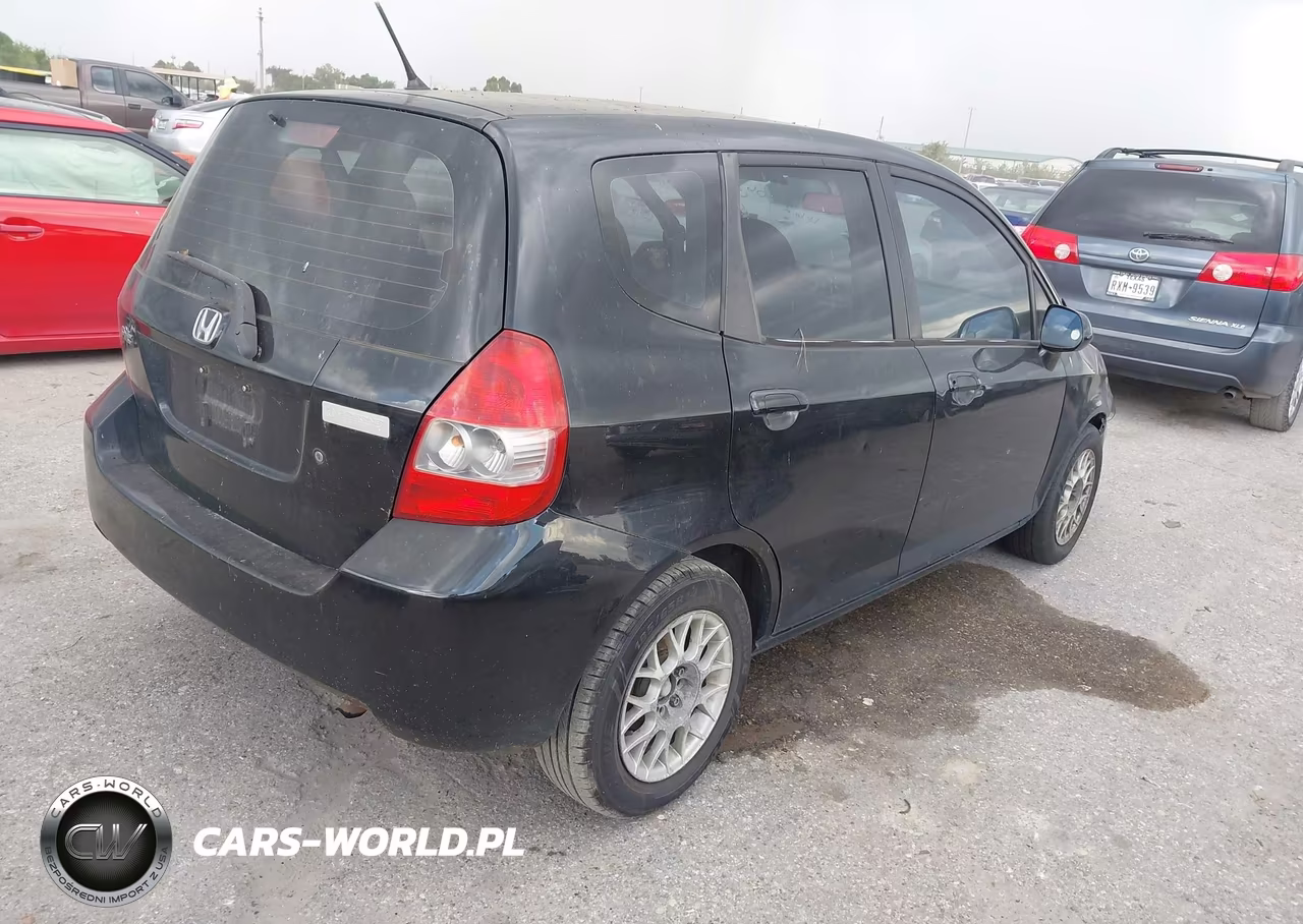 2008 Honda Fit VIN:JHMGD38408S037480 - 4