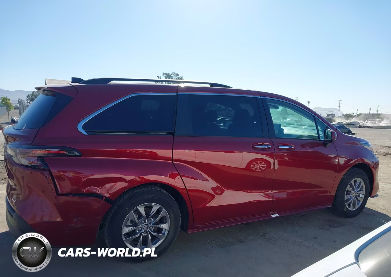 2026 Toyota Sienna Xle 8-Passenger VIN:5TDYRKEC2TS308960 - 13