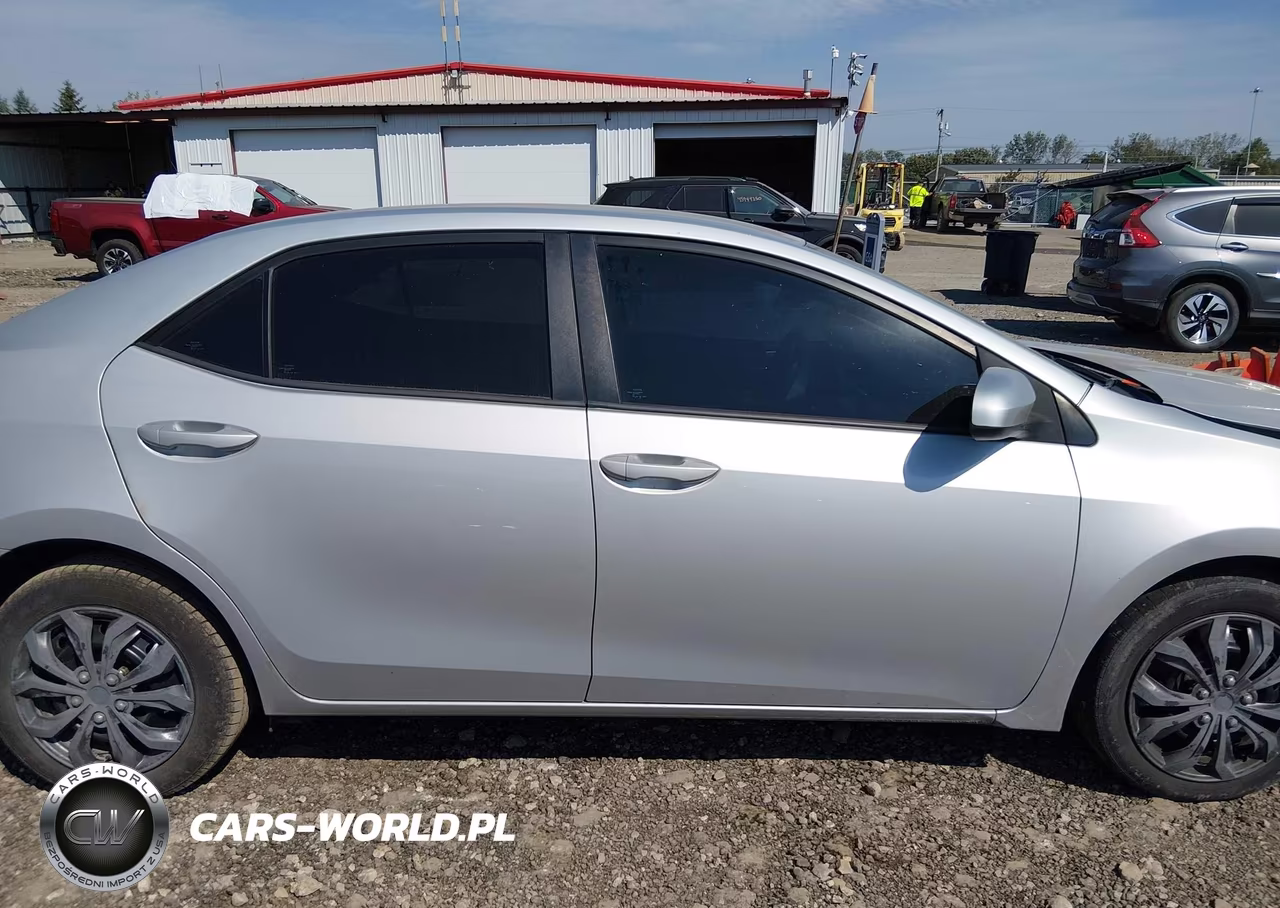 2018 Toyota Corolla Le VIN:2T1BURHE4JC014959 - 13