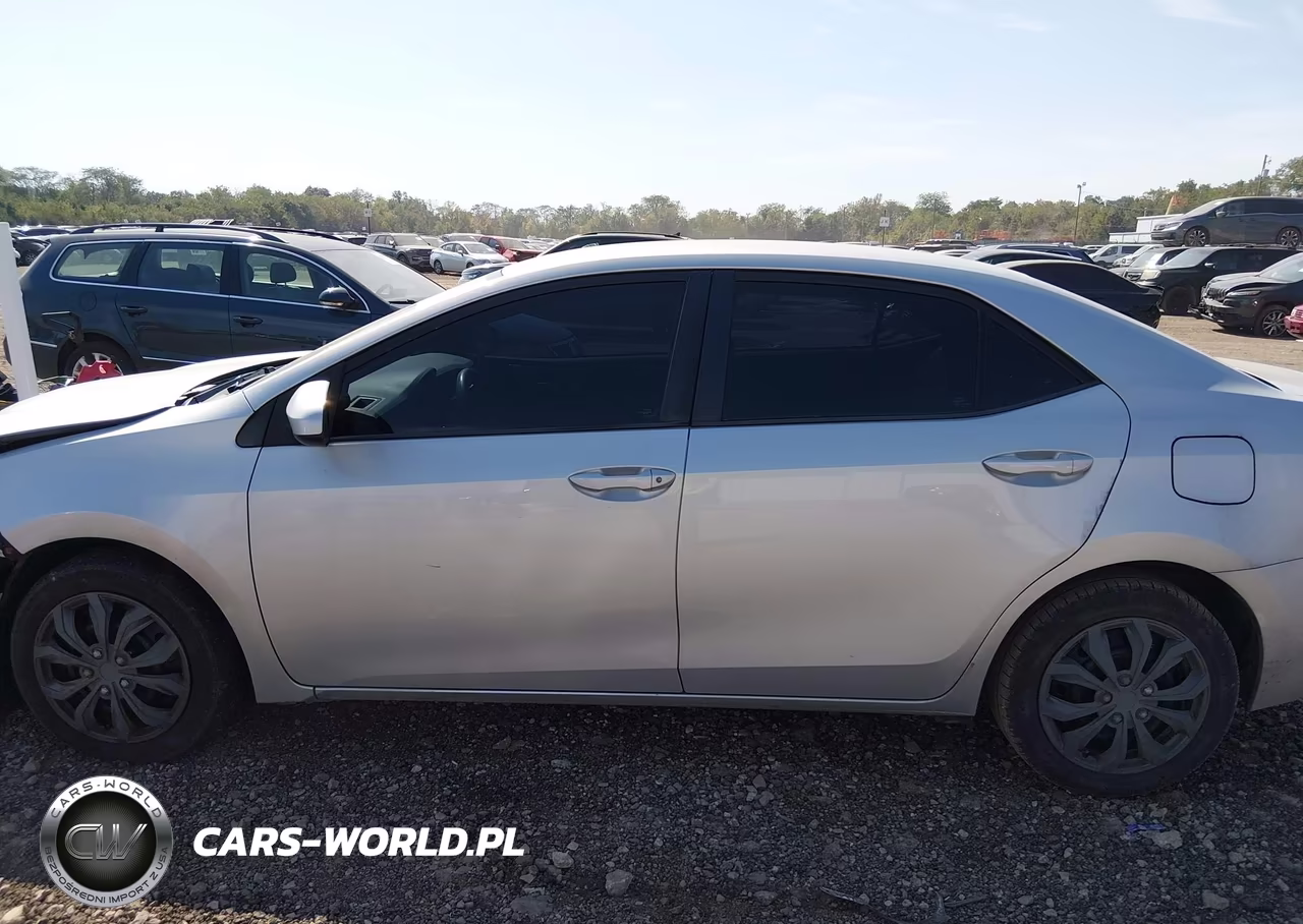 2018 Toyota Corolla Le VIN:2T1BURHE4JC014959 - 14