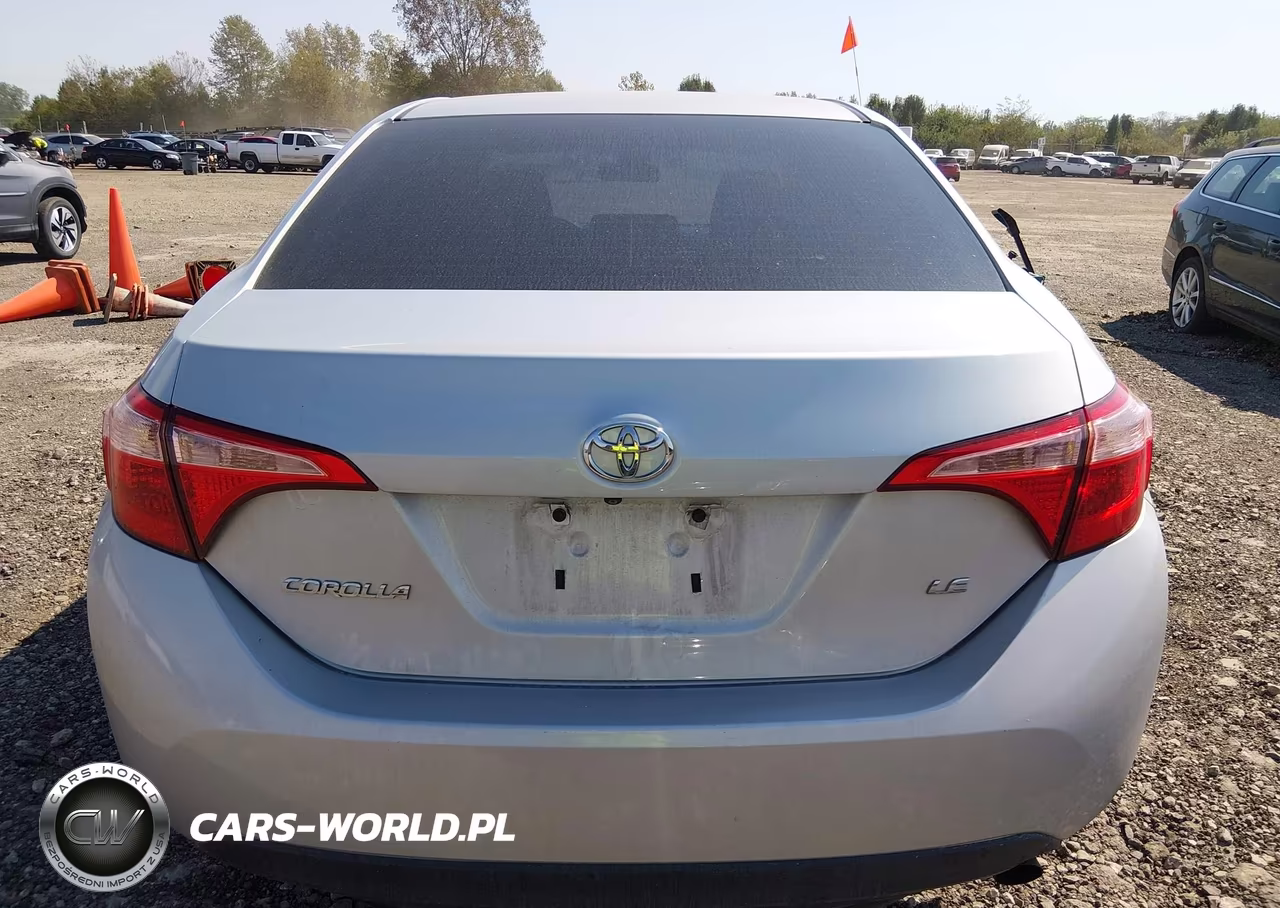 2018 Toyota Corolla Le VIN:2T1BURHE4JC014959 - 16