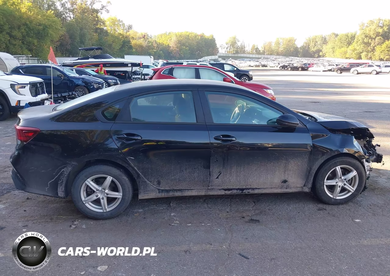 2022 Kia Forte Fe VIN:3KPF24AD8NE500144 - 13