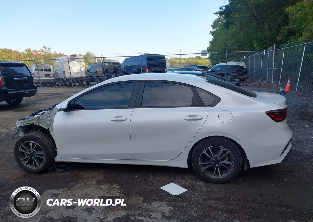 2023 Kia Forte Lxs VIN:3KPF24AD8PE642612 - 14