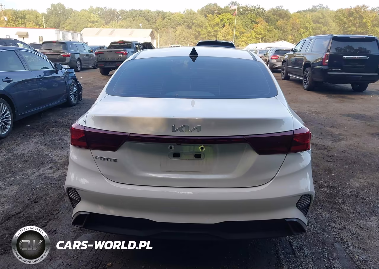 2023 Kia Forte Lxs VIN:3KPF24AD8PE642612 - 16