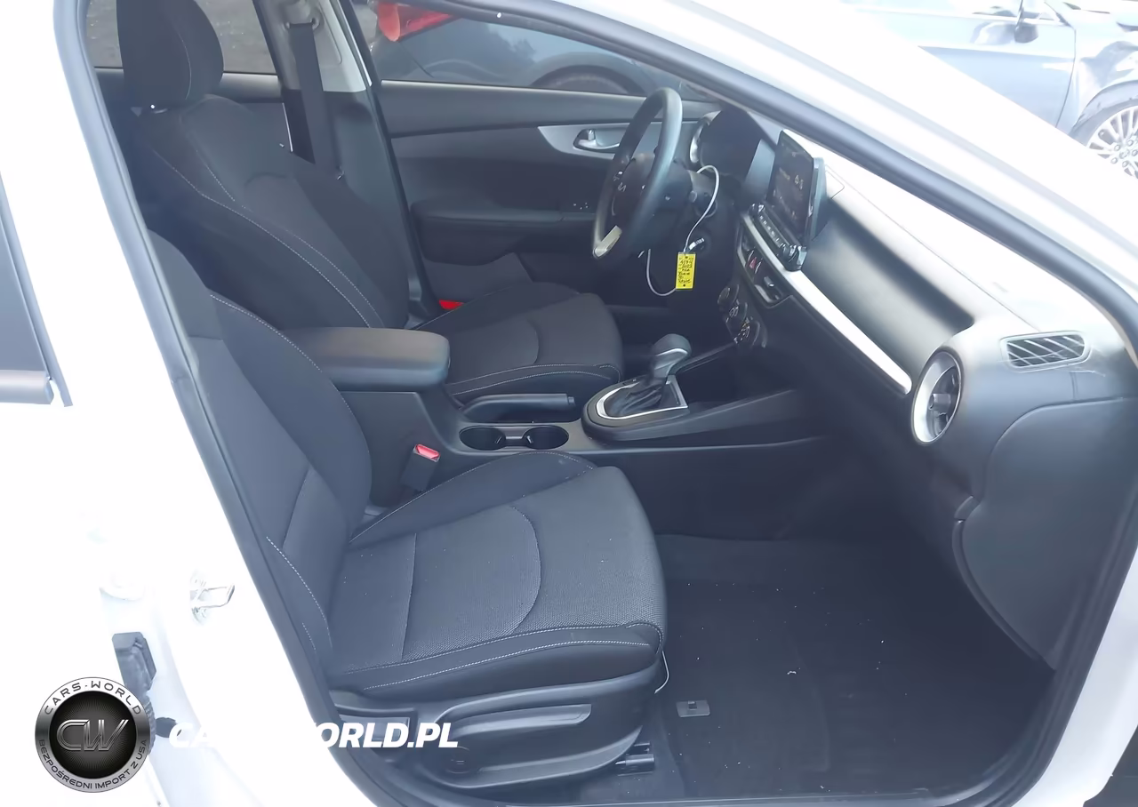2023 Kia Forte Lxs VIN:3KPF24AD8PE642612 - 5