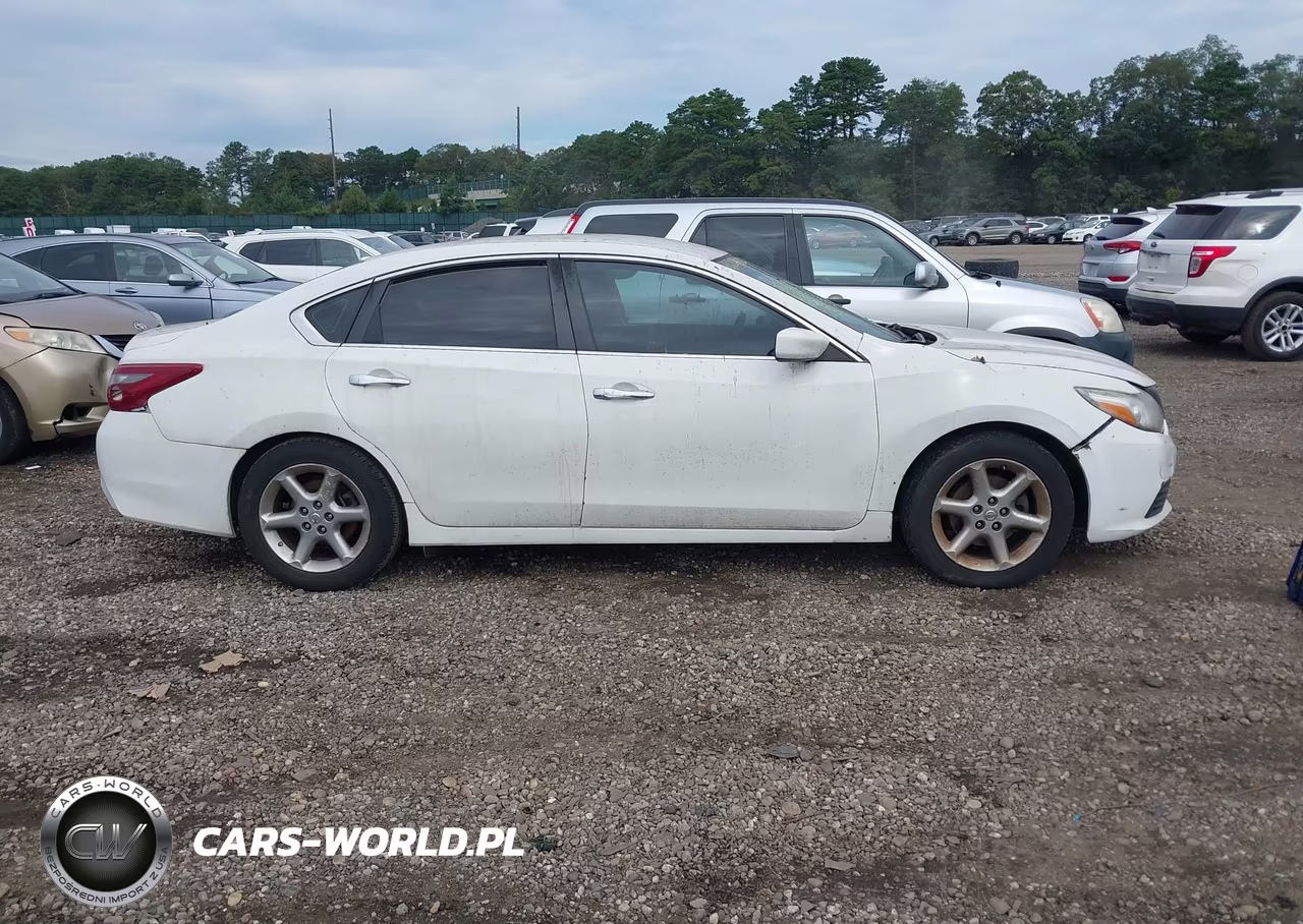 2018 Nissan Altima 2.5 S VIN:1N4AL3AP1JC176473 - 13