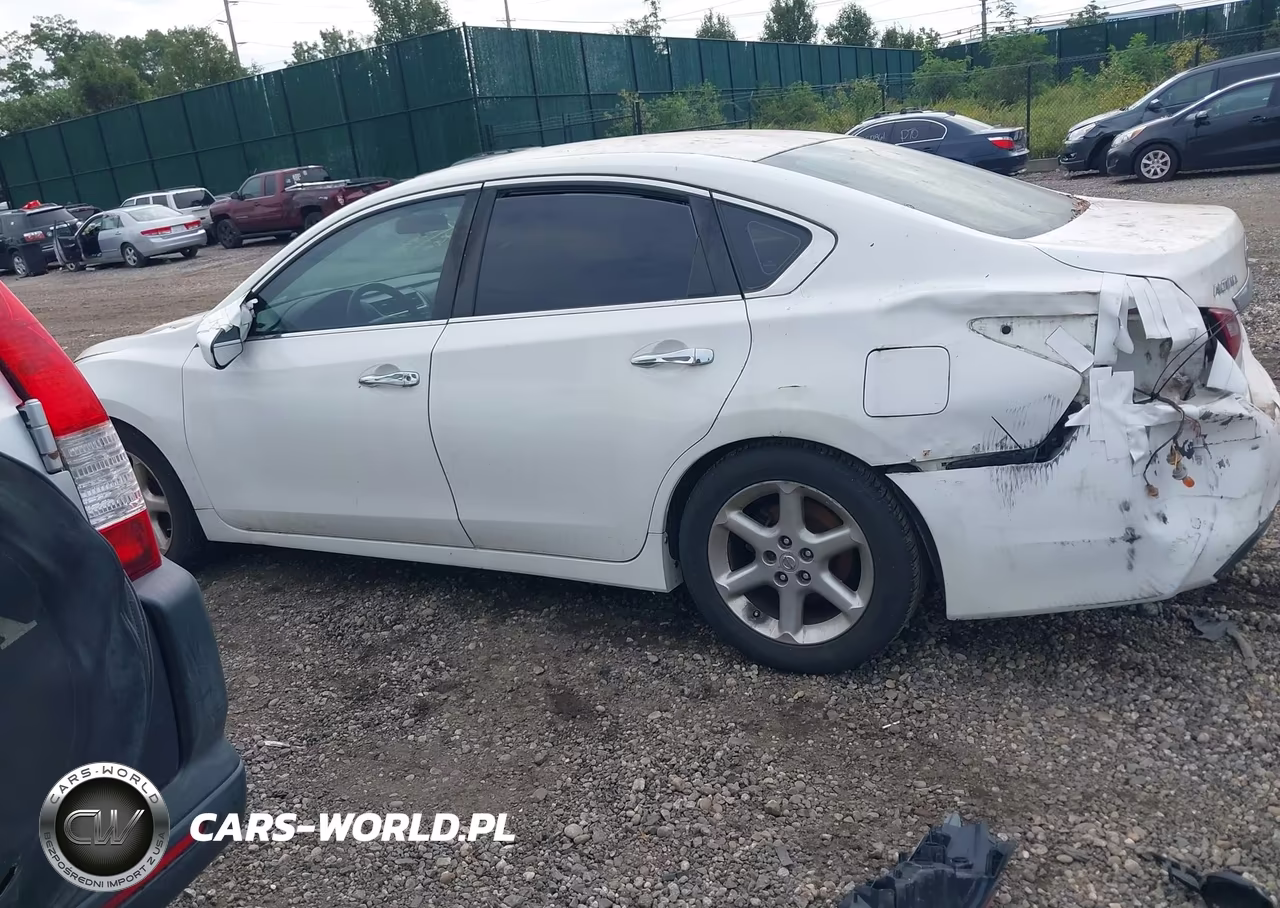 2018 Nissan Altima 2.5 S VIN:1N4AL3AP1JC176473 - 14
